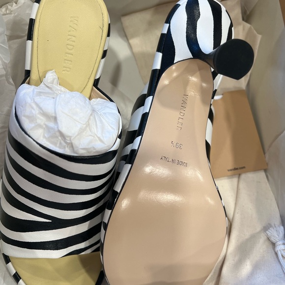 Wandler Zebra Kitten Heel - Picture 5 of 6